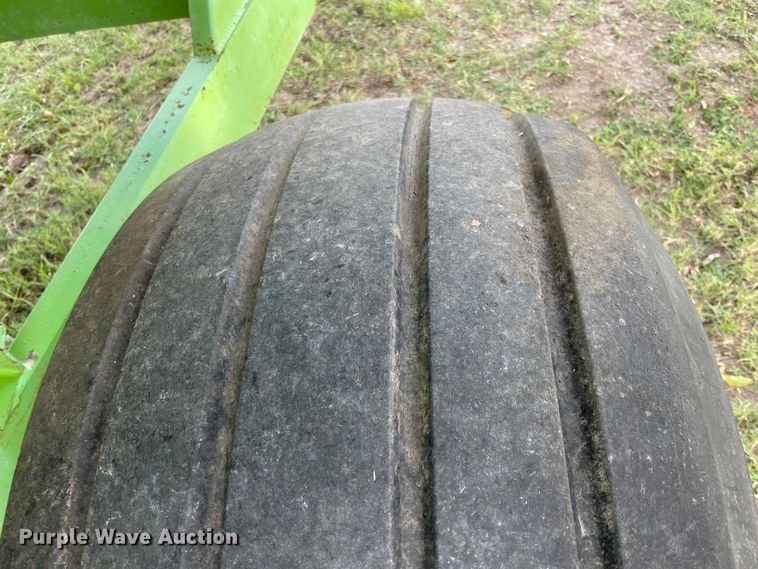 image for item JQ9506 Parker 250  grain cart