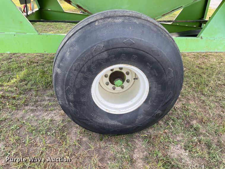 image for item JQ9506 Parker 250  grain cart