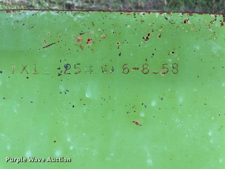 image for item JQ9506 Parker 250  grain cart