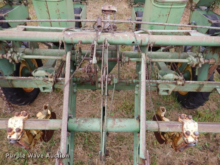 image for item KA9449 John Deere 1240  planter