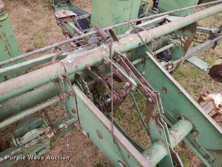 image for item KA9449 John Deere 1240  planter