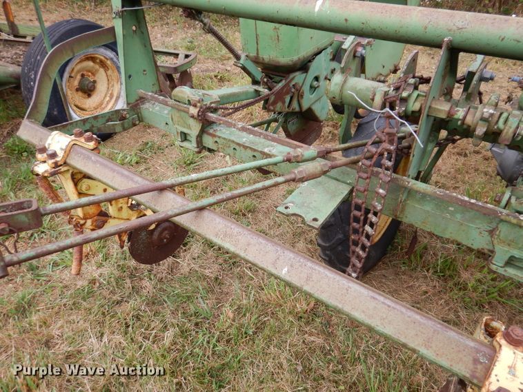 image for item KA9449 John Deere 1240  planter