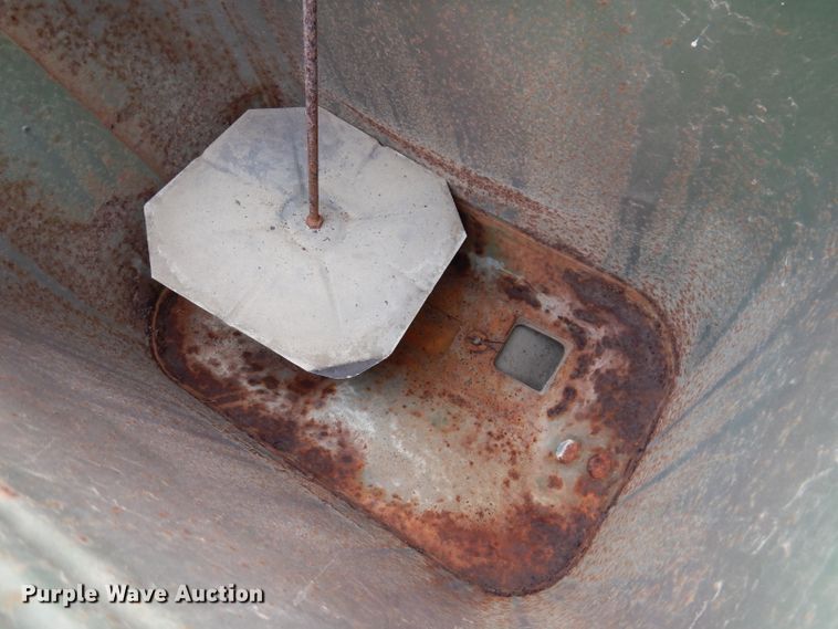 image for item KA9449 John Deere 1240  planter