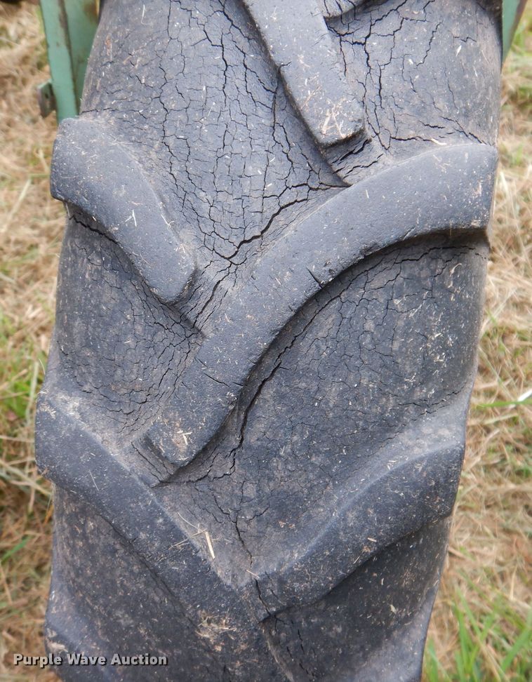 image for item KA9449 John Deere 1240  planter