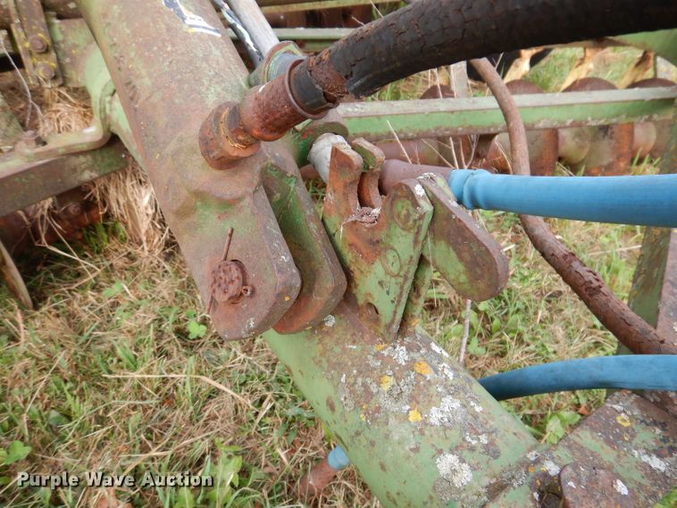 image for item KA9450 John Deere  tandem disk