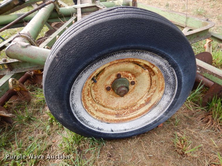 image for item KA9450 John Deere  tandem disk
