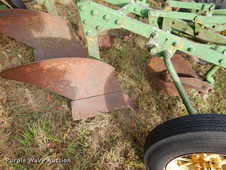image for item KA9451 John Deere  two bottom plow