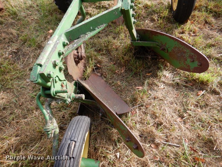 image for item KA9451 John Deere  two bottom plow