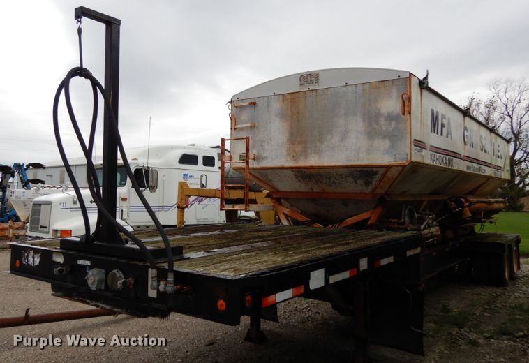 image for item KI9455 2004 Neville Built  fertilizer delivery trailer