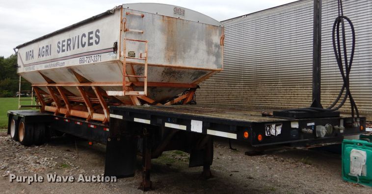 image for item KI9455 2004 Neville Built  fertilizer delivery trailer