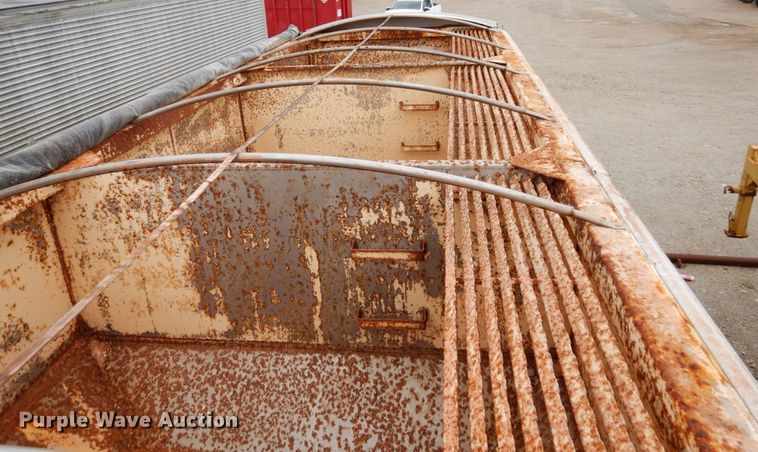 image for item KI9455 2004 Neville Built  fertilizer delivery trailer