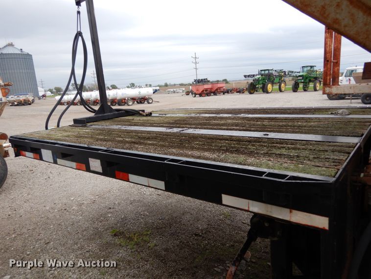 image for item KI9455 2004 Neville Built  fertilizer delivery trailer