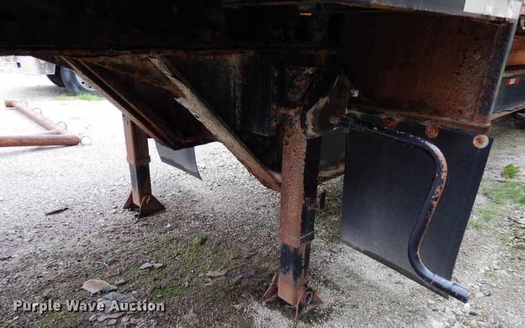 image for item KI9455 2004 Neville Built  fertilizer delivery trailer