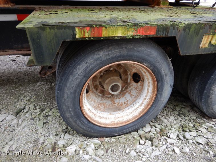 image for item KI9455 2004 Neville Built  fertilizer delivery trailer