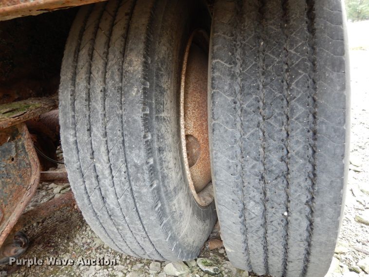 image for item KI9455 2004 Neville Built  fertilizer delivery trailer