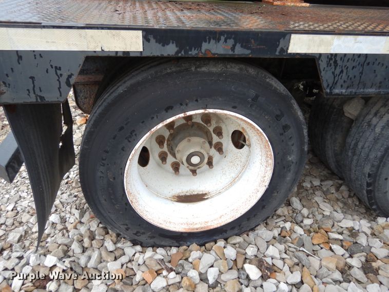 image for item KI9455 2004 Neville Built  fertilizer delivery trailer