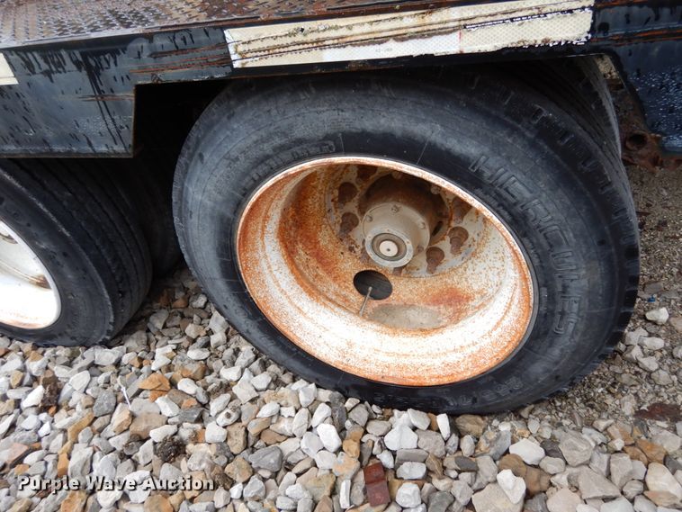 image for item KI9455 2004 Neville Built  fertilizer delivery trailer