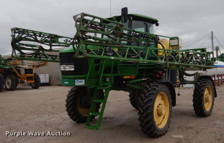 image for item KI9457 2011 John Deere 4630  sprayer