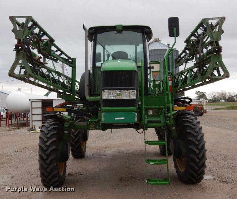 image for item KI9457 2011 John Deere 4630  sprayer