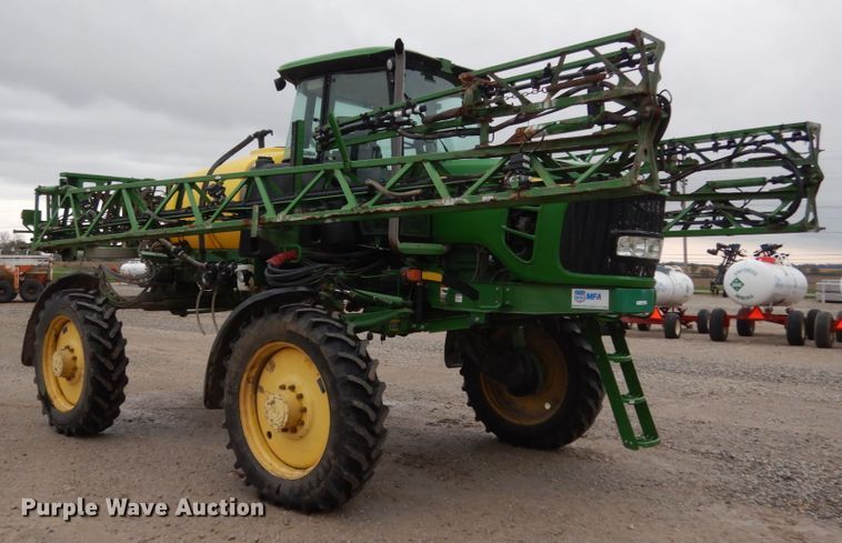 image for item KI9457 2011 John Deere 4630  sprayer
