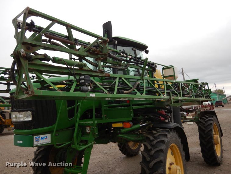 image for item KI9457 2011 John Deere 4630  sprayer