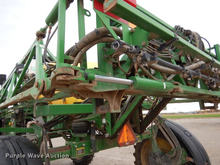 image for item KI9457 2011 John Deere 4630  sprayer