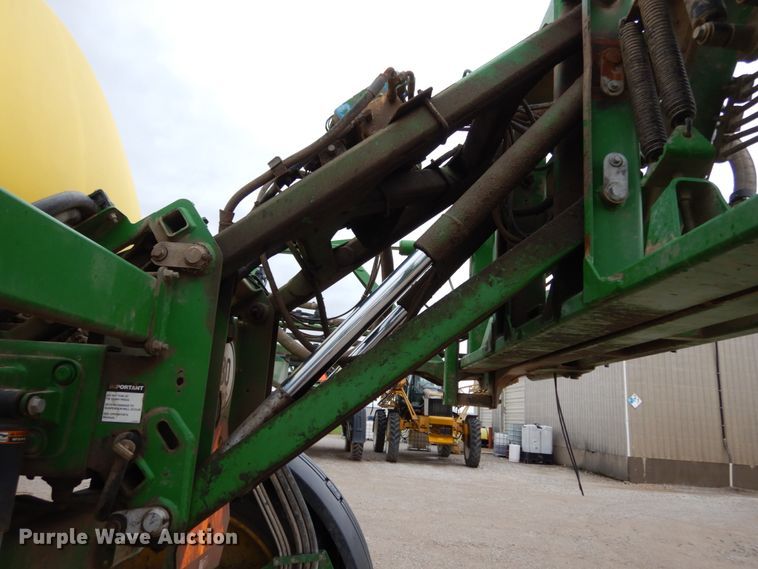image for item KI9457 2011 John Deere 4630  sprayer