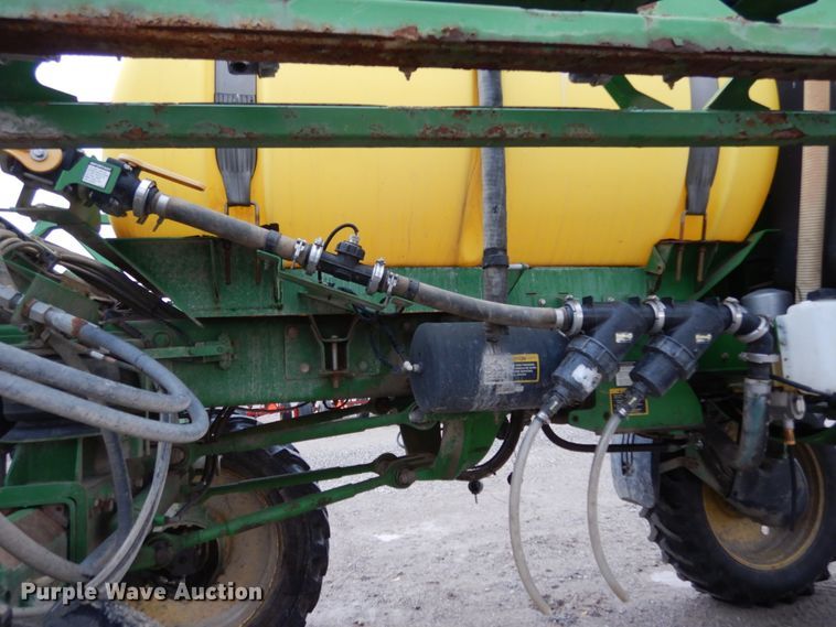 image for item KI9457 2011 John Deere 4630  sprayer