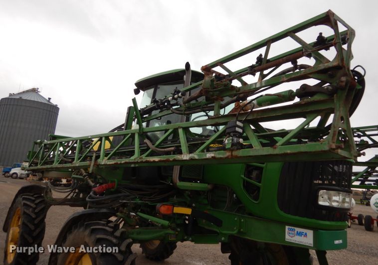 image for item KI9457 2011 John Deere 4630  sprayer