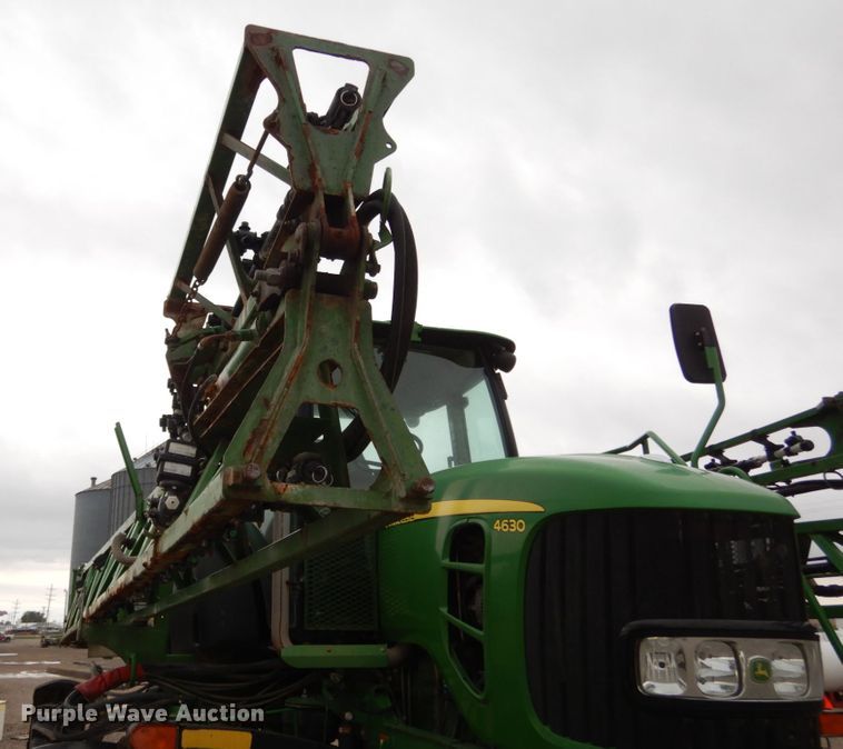 image for item KI9457 2011 John Deere 4630  sprayer