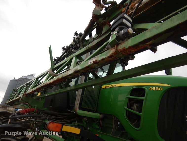 image for item KI9457 2011 John Deere 4630  sprayer