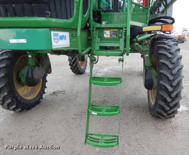 image for item KI9457 2011 John Deere 4630  sprayer