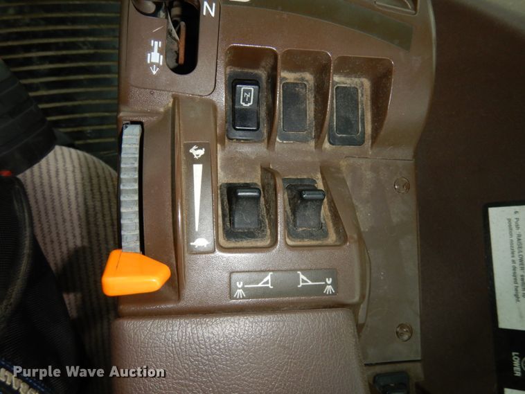 image for item KI9457 2011 John Deere 4630  sprayer