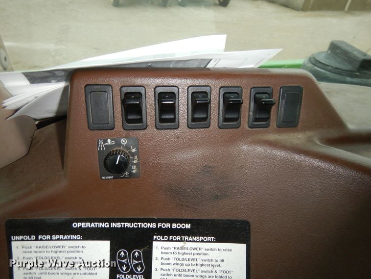 image for item KI9457 2011 John Deere 4630  sprayer