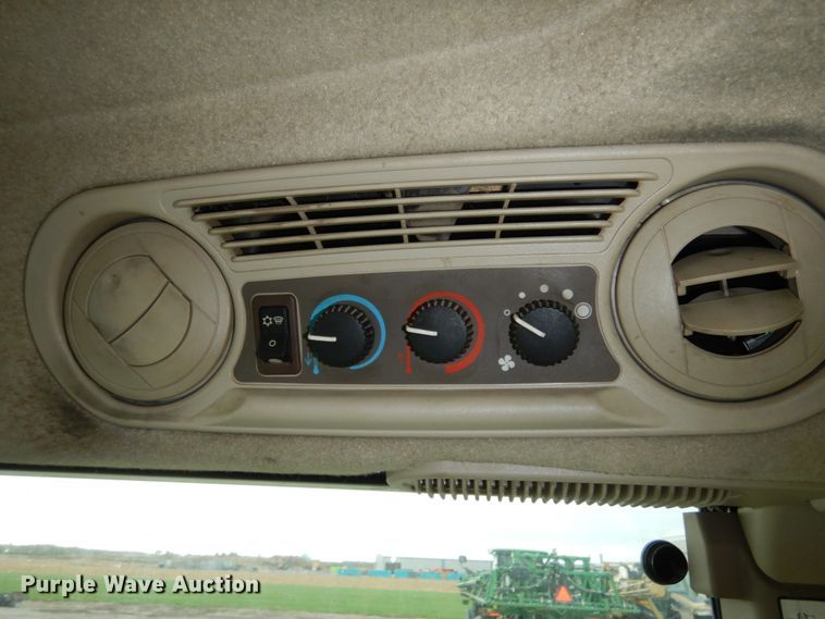 image for item KI9457 2011 John Deere 4630  sprayer