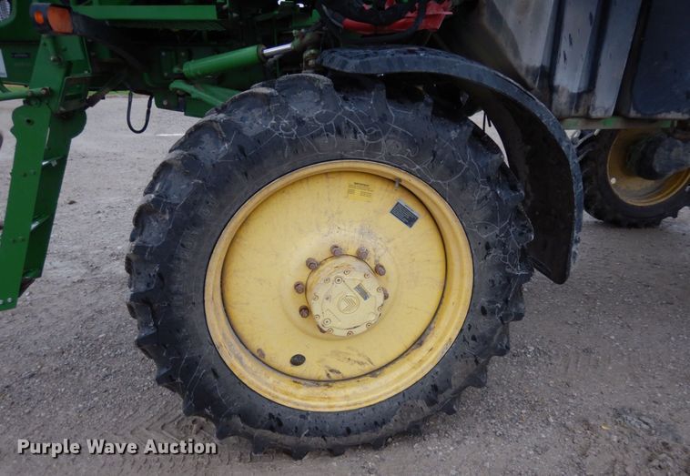 image for item KI9457 2011 John Deere 4630  sprayer
