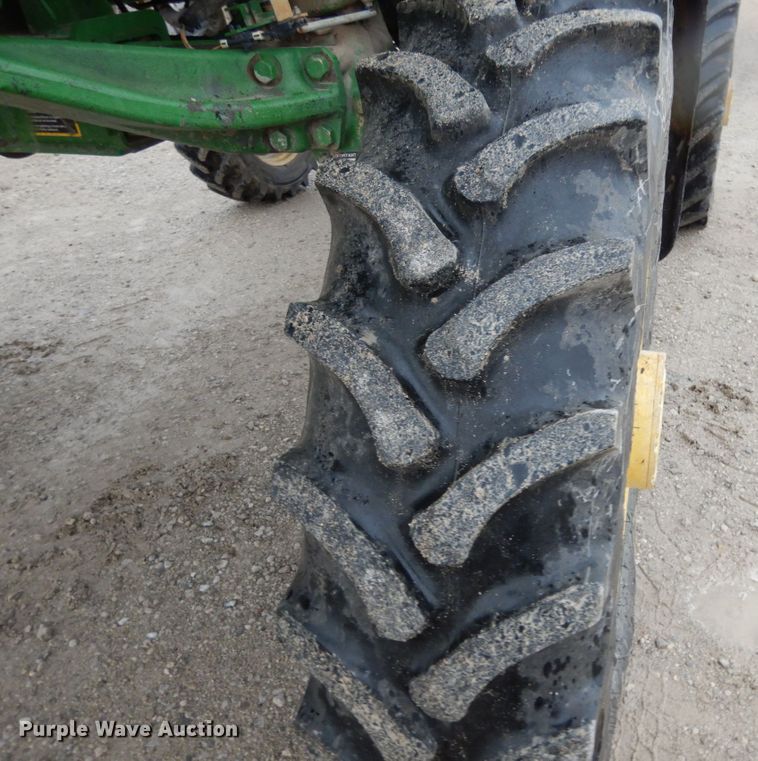 image for item KI9457 2011 John Deere 4630  sprayer