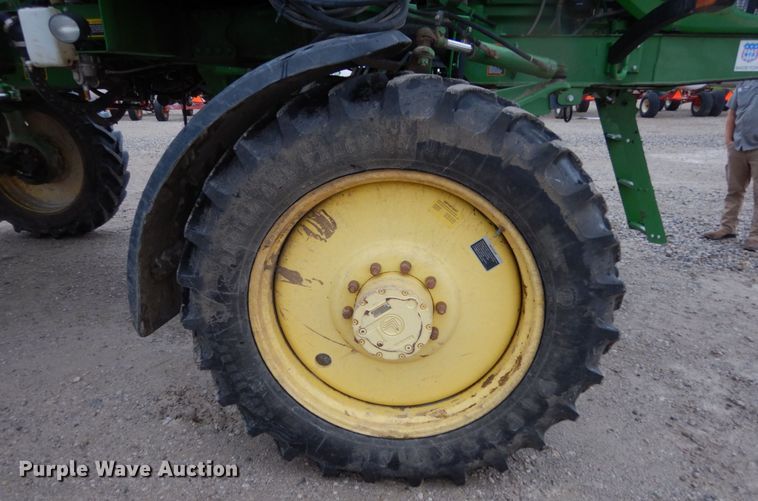 image for item KI9457 2011 John Deere 4630  sprayer