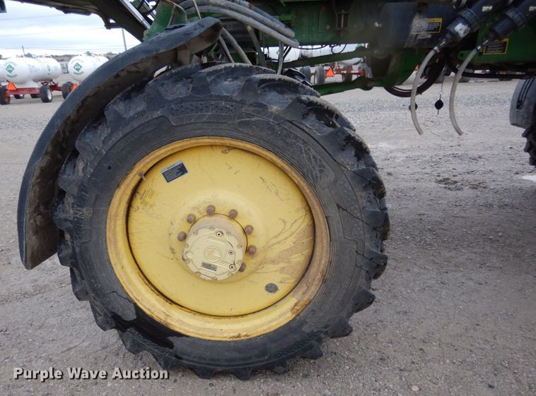 image for item KI9457 2011 John Deere 4630  sprayer