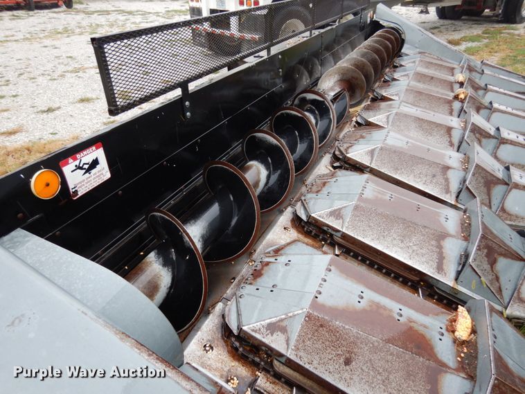 image for item KI9472 AGCO  corn head