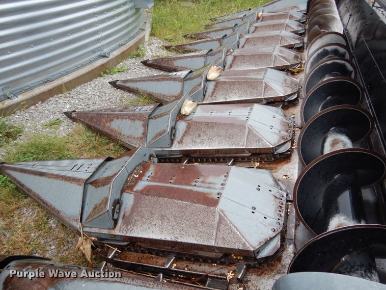 image for item KI9472 AGCO  corn head