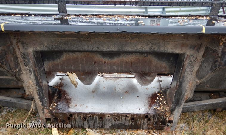 image for item KI9472 AGCO  corn head