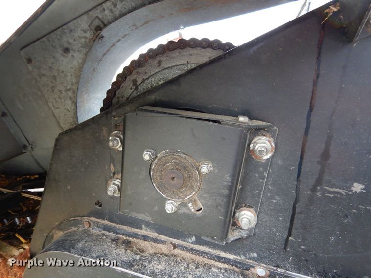 image for item KI9472 AGCO  corn head