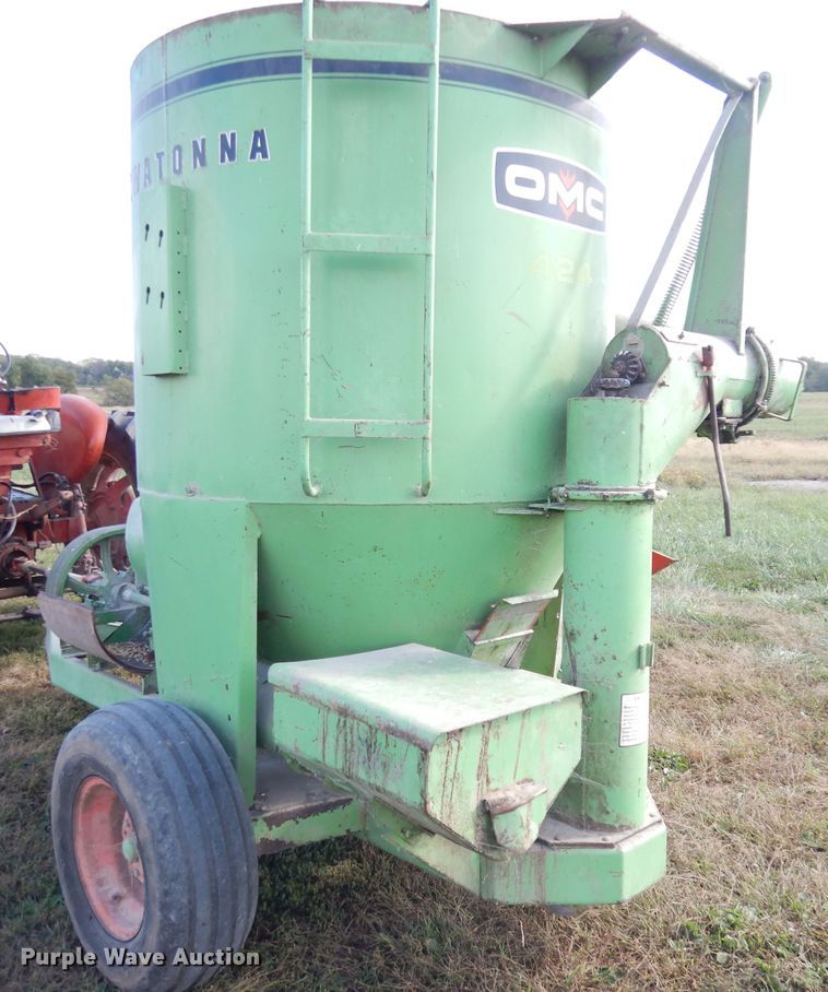 image for item KP9757 Owatonna 424  feed grinder/mixer