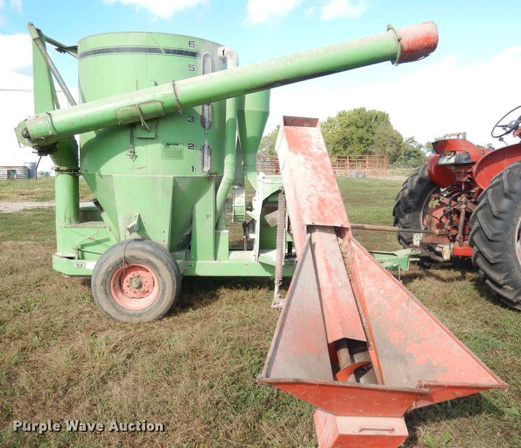 image for item KP9757 Owatonna 424  feed grinder/mixer