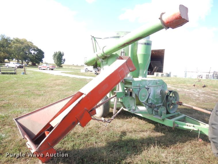 image for item KP9757 Owatonna 424  feed grinder/mixer