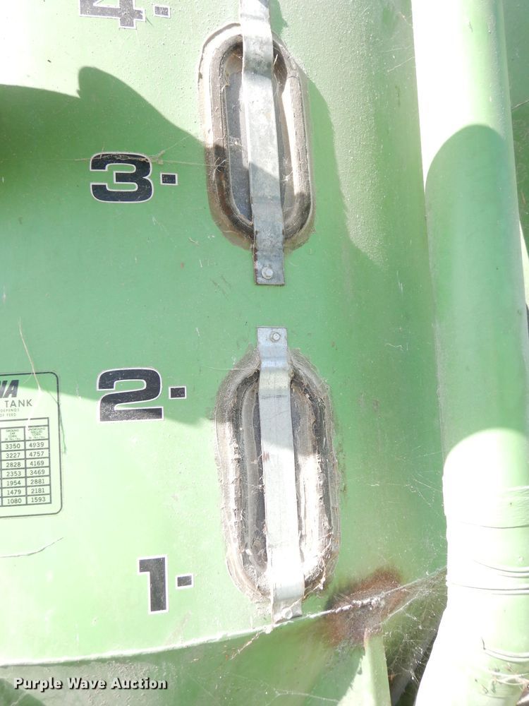 image for item KP9757 Owatonna 424  feed grinder/mixer