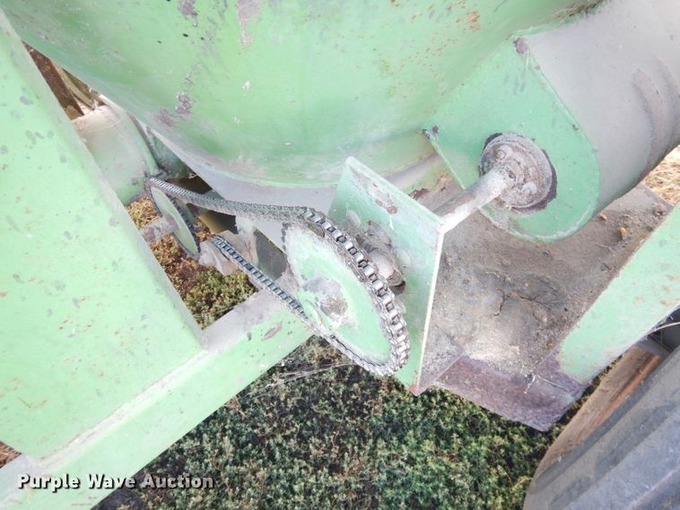 image for item KP9757 Owatonna 424  feed grinder/mixer