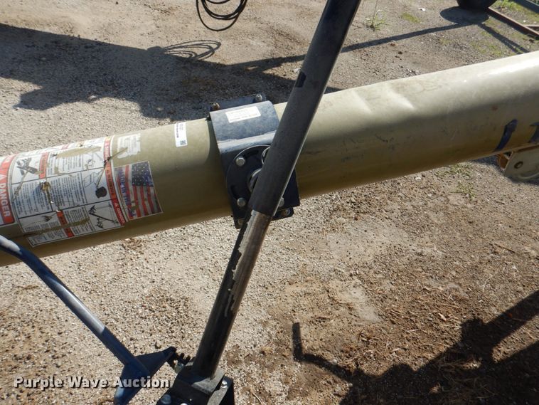 image for item KX9221 Harvest International T1032  auger