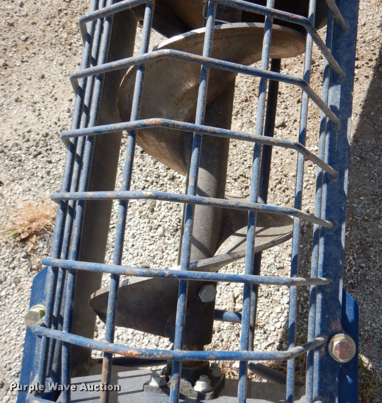 image for item KX9221 Harvest International T1032  auger